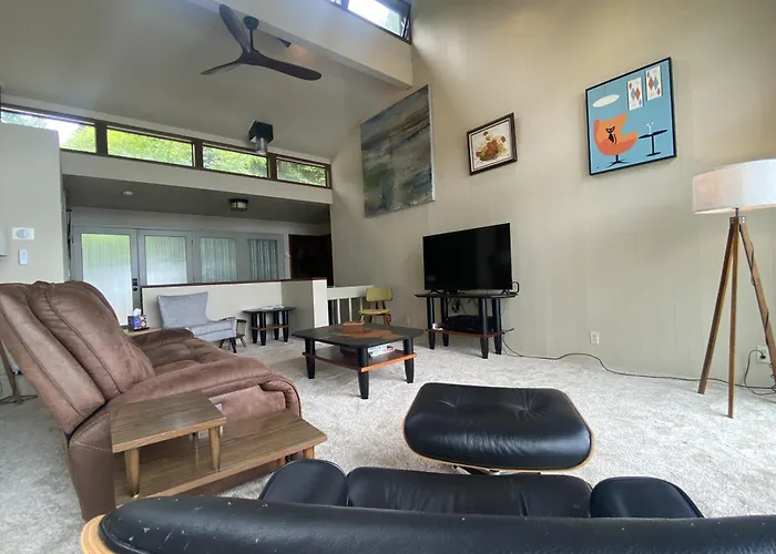 Pnw Mcm 155Ft Private Waterfront Gem On Raft Island With Hot Tub