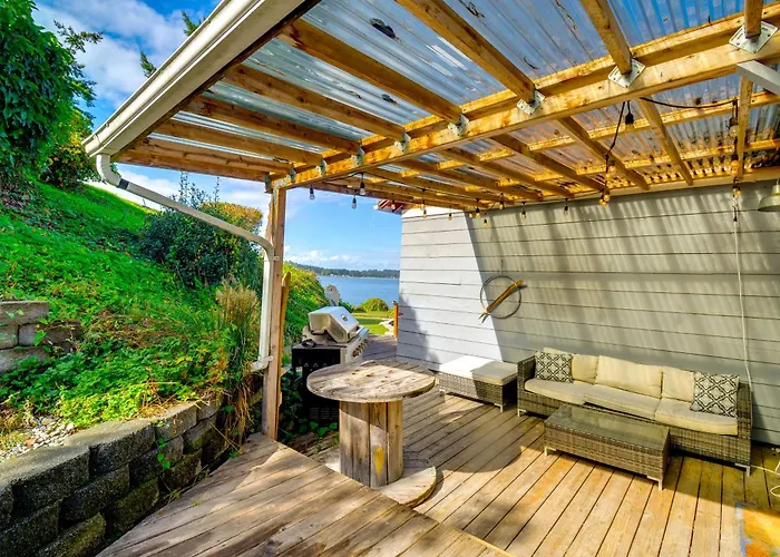 Gig Harbor Historical Beach House In Wollochet Bay